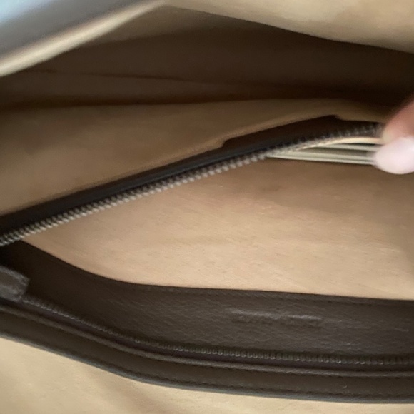 Gucci Aphrodite Medium Shoulder Bag - Picture 11 of 13